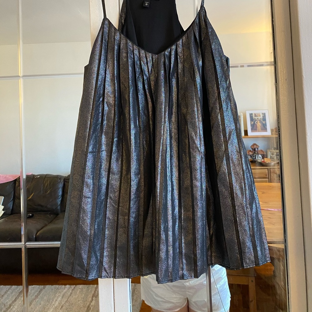 Express Top - Picture 2 of 7